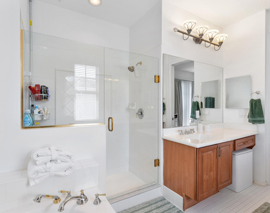 638 Nw 38th Circle - Photo Thumbnail 16