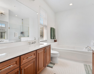 638 Nw 38th Circle - Photo Thumbnail 13