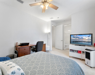638 Nw 38th Circle - Photo Thumbnail 8