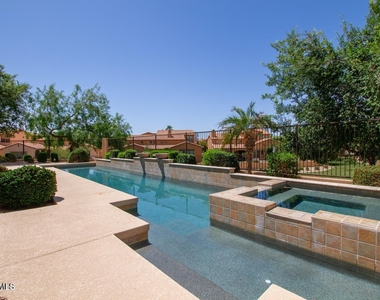 5619 E Libby Street - Photo Thumbnail 2
