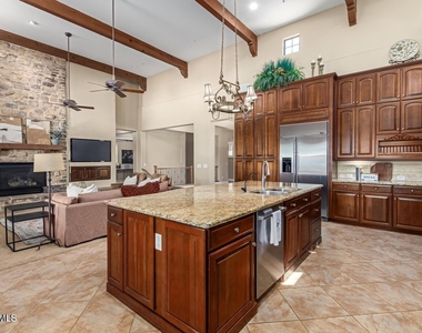 5619 E Libby Street - Photo Thumbnail 11