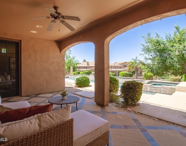 5619 E Libby Street - Photo Thumbnail 4