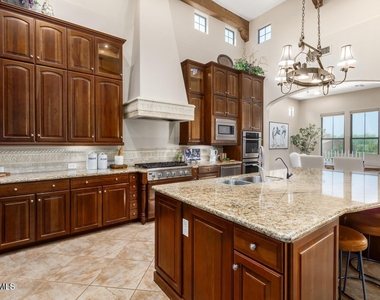 5619 E Libby Street - Photo Thumbnail 12