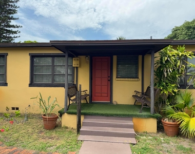 2919 Poinsettia Avenue - Photo Thumbnail 1