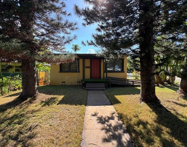 2919 Poinsettia Avenue - Photo Thumbnail 15