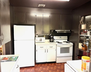 2919 Poinsettia Avenue - Photo Thumbnail 6