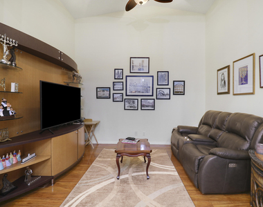 8063 Dolomtian Way - Photo Thumbnail 20
