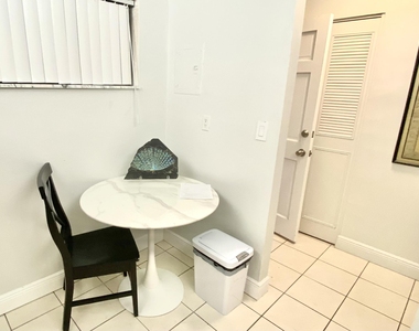 2724 Garden S - Photo Thumbnail 4