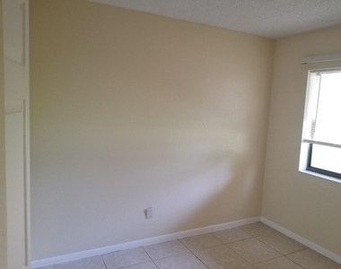 6023 10th Avenue N - Photo Thumbnail 7