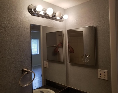 6023 10th Avenue N - Photo Thumbnail 14