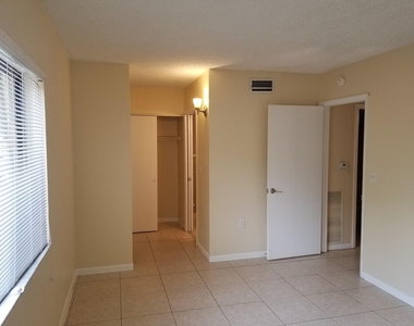 6023 10th Avenue N - Photo Thumbnail 8