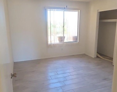 11226 S Tomi Drive - Photo Thumbnail 10