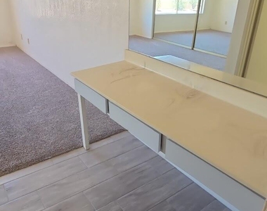 11226 S Tomi Drive - Photo Thumbnail 8