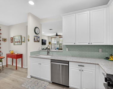 4345 Parkside Drive - Photo Thumbnail 9