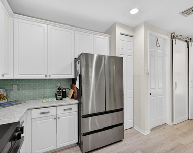 4345 Parkside Drive - Photo Thumbnail 8