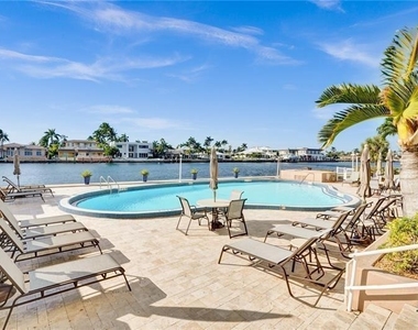 299 N Riverside Drive - Photo Thumbnail 8