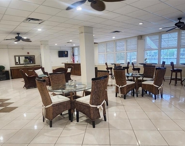 299 N Riverside Drive - Photo Thumbnail 10