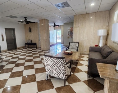 299 N Riverside Drive - Photo Thumbnail 9