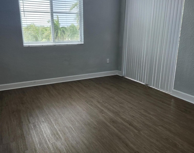 1660 Renaissance Commons Boulevard - Photo Thumbnail 8