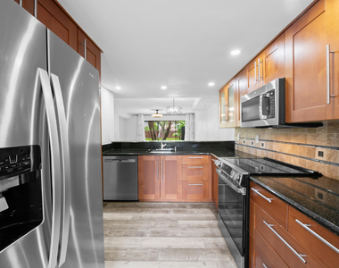 4221 Sw 71st Terrace - Photo Thumbnail 3