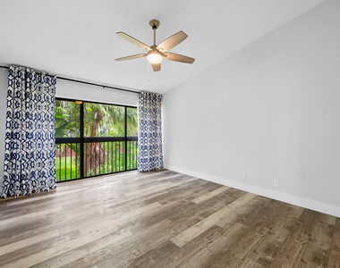 4221 Sw 71st Terrace - Photo Thumbnail 13