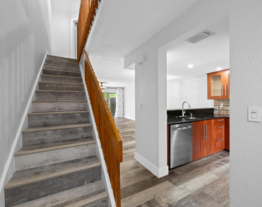4221 Sw 71st Terrace - Photo Thumbnail 12