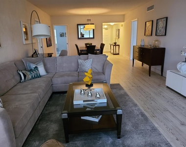 804 Cypress Boulevard - Photo Thumbnail 3