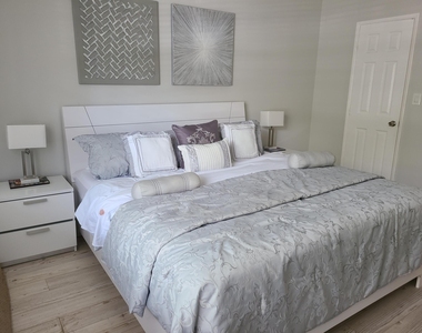 804 Cypress Boulevard - Photo Thumbnail 10