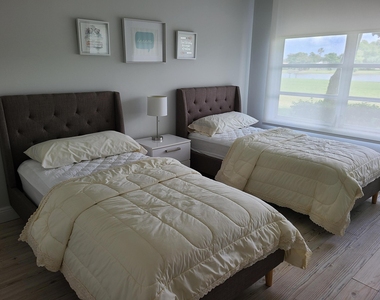 804 Cypress Boulevard - Photo Thumbnail 11