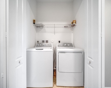 4543 Tara Cove Way - Photo Thumbnail 13