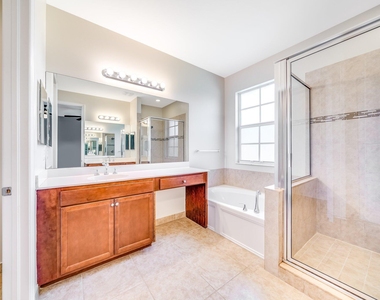 4543 Tara Cove Way - Photo Thumbnail 20