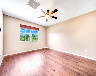 4543 Tara Cove Way - Photo Thumbnail 17