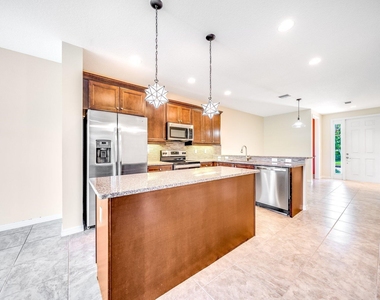 4543 Tara Cove Way - Photo Thumbnail 7