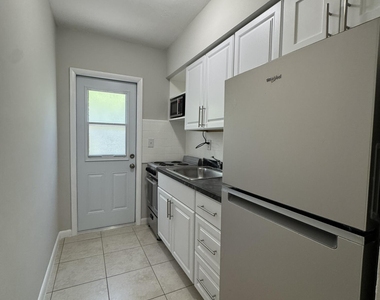 625 Ne 14th Avenue - Photo Thumbnail 13