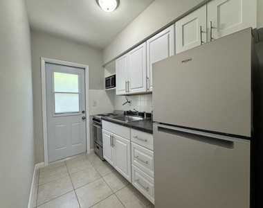 625 Ne 14th Avenue - Photo Thumbnail 12