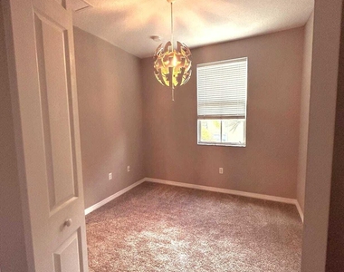 2851 W Prospect Road - Photo Thumbnail 13