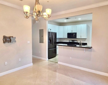 2851 W Prospect Road - Photo Thumbnail 9