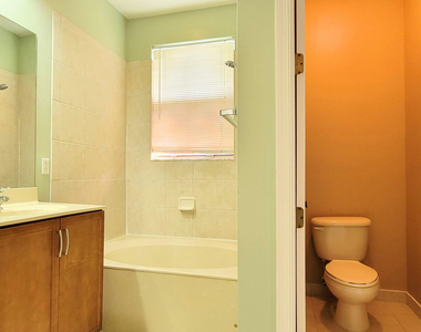2851 W Prospect Road - Photo Thumbnail 11