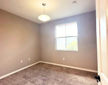 2851 W Prospect Road - Photo Thumbnail 12