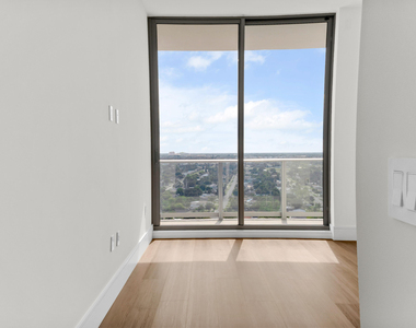 220 Lake Shore Drive - Photo Thumbnail 14