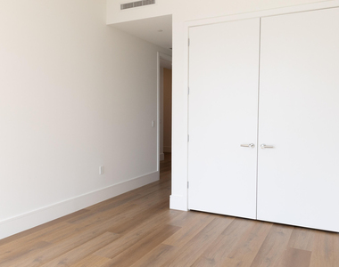 220 Lake Shore Drive - Photo Thumbnail 33