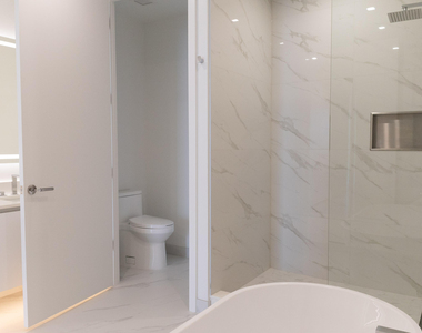 220 Lake Shore Drive - Photo Thumbnail 27