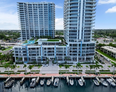 220 Lake Shore Drive - Photo Thumbnail 3