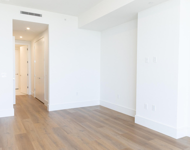 220 Lake Shore Drive - Photo Thumbnail 23