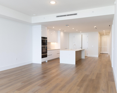 220 Lake Shore Drive - Photo Thumbnail 17