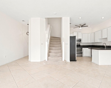 1224 Ne 18th Avenue - Photo Thumbnail 2