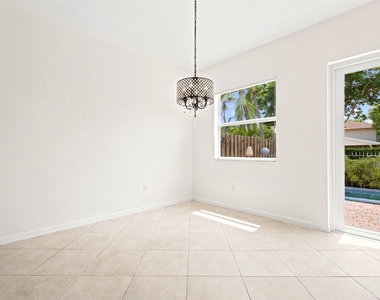 1224 Ne 18th Avenue - Photo Thumbnail 6