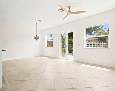 1224 Ne 18th Avenue - Photo Thumbnail 3