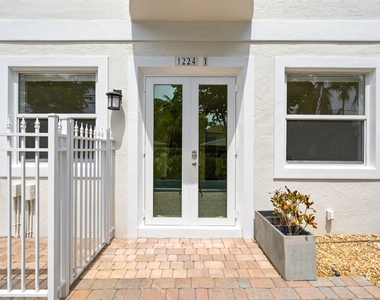 1224 Ne 18th Avenue - Photo Thumbnail 1