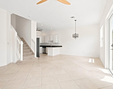 1224 Ne 18th Avenue - Photo Thumbnail 5